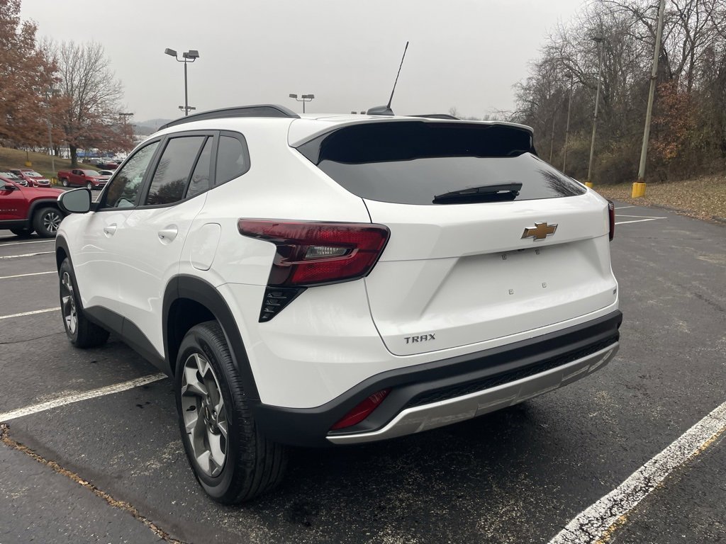 Certified 2026 Chevrolet Trax LT image 5