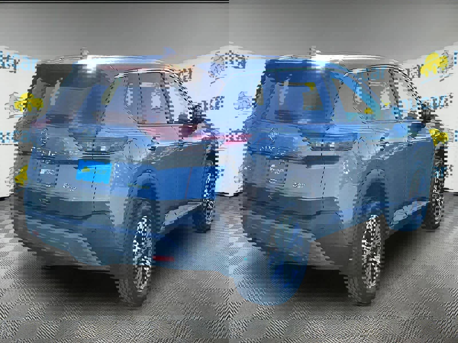 Used 2023 Nissan Rogue SV image 6