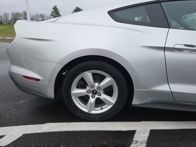 Used 2019 Ford Mustang Coupe image 7