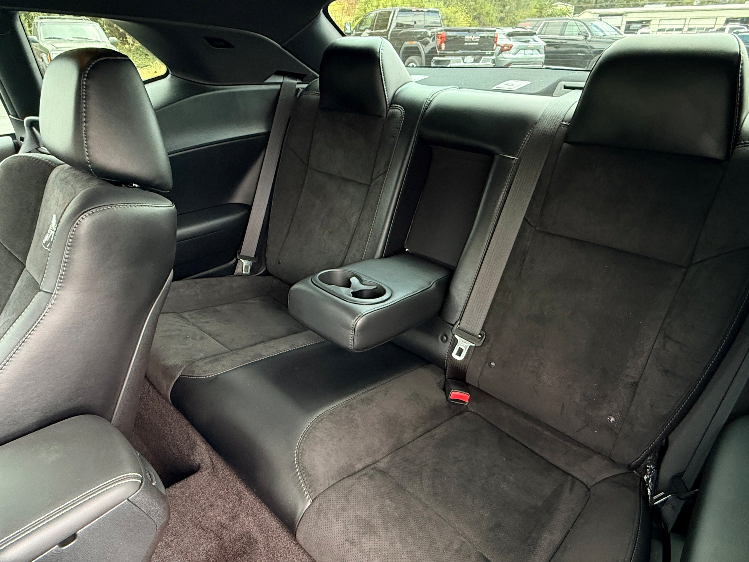 Used 2016 Dodge Challenger R/T Scat Pack w/ Leather Interior Group RWD image 11
