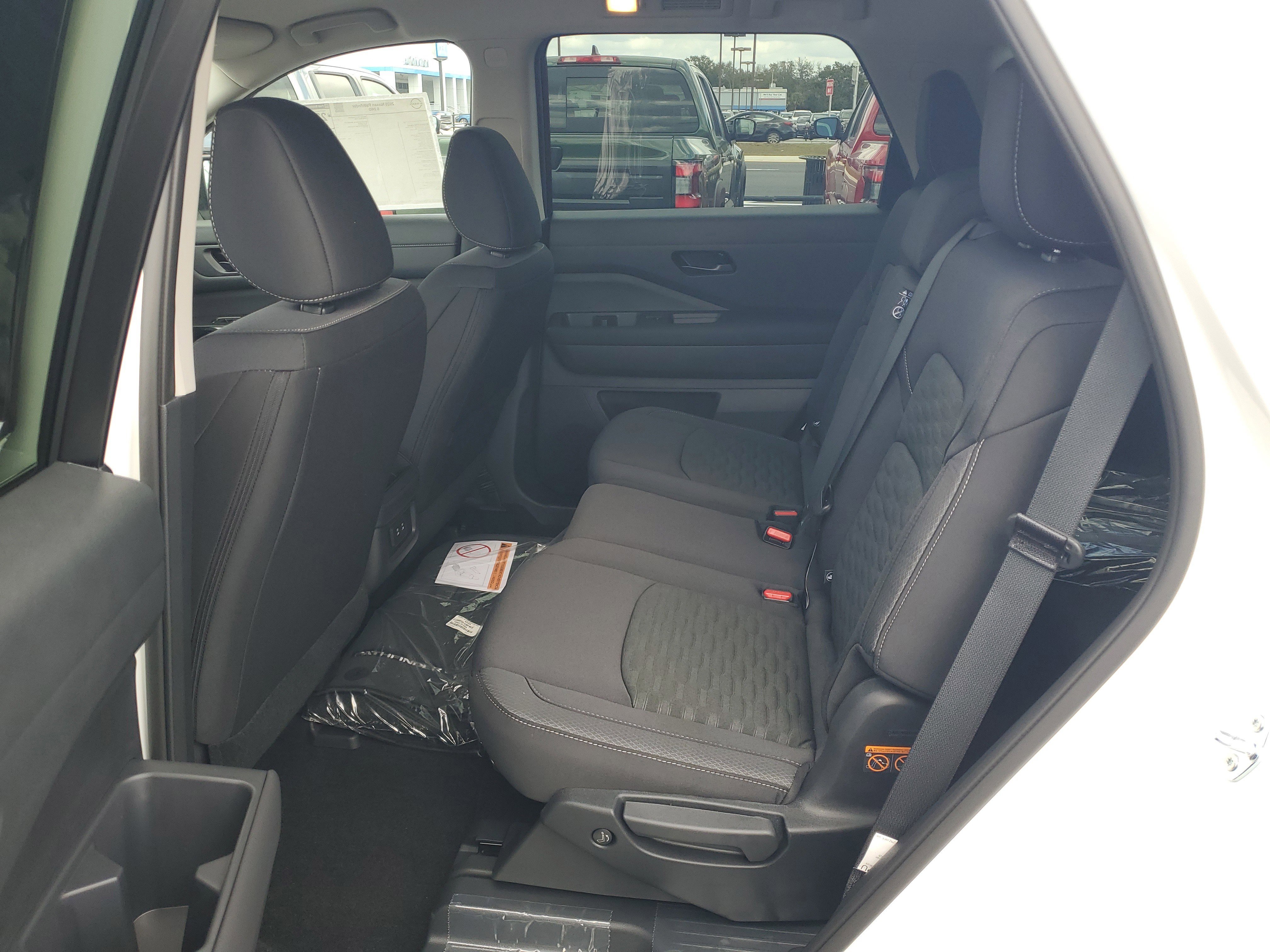 New 2026 Nissan Pathfinder S image 10