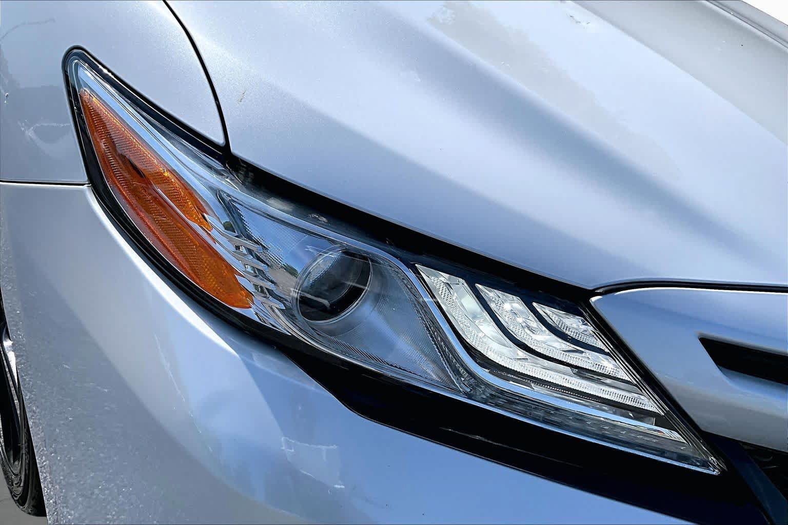 Used 2020 Toyota Camry XSE FWD image 28