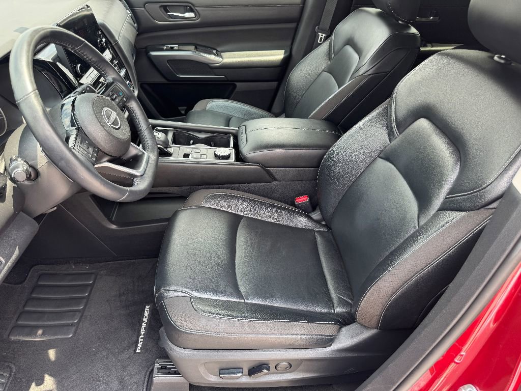 Used 2022 Nissan Pathfinder SL image 9