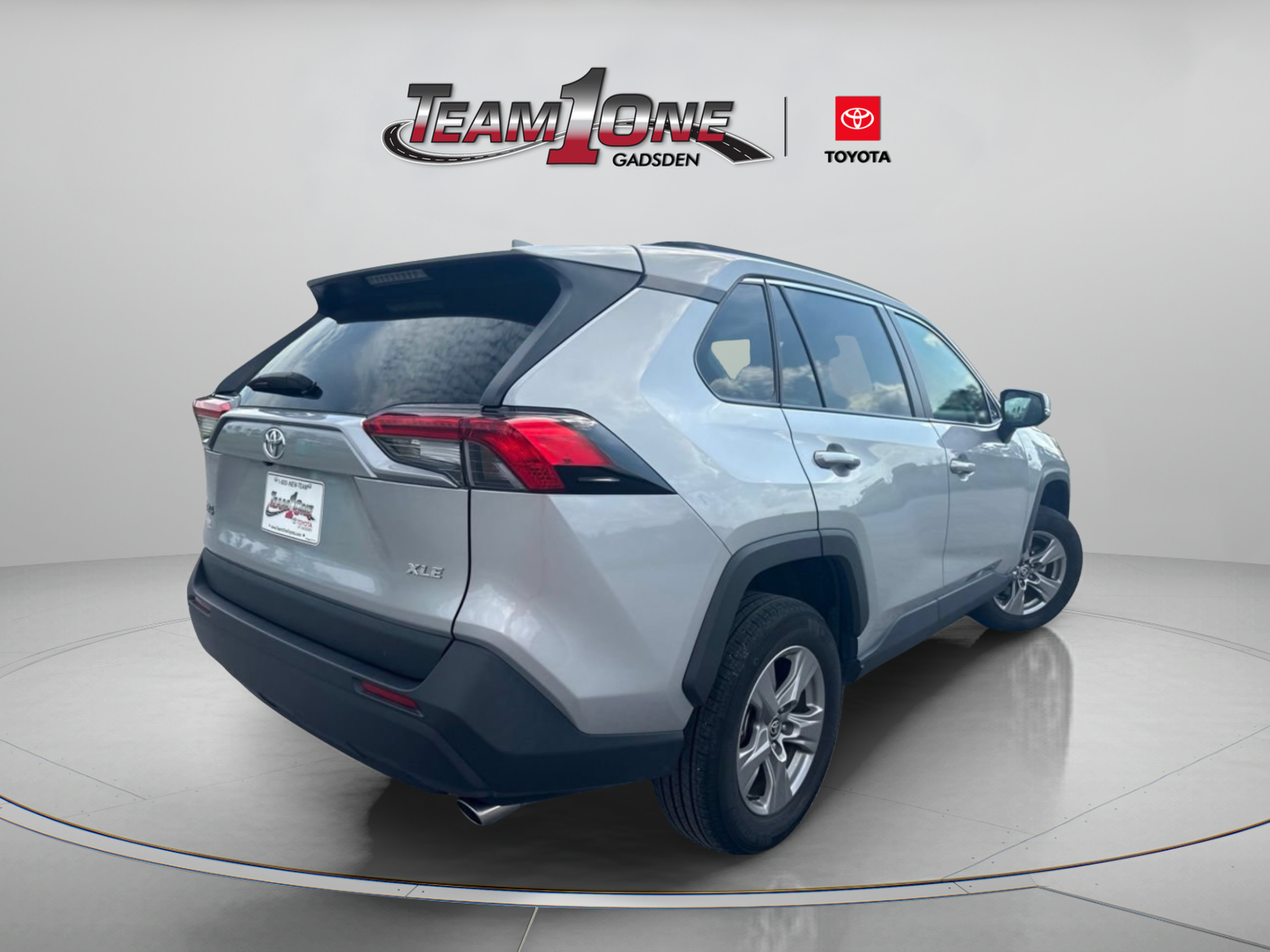 Used 2024 Toyota RAV4 XLE FWD image 7