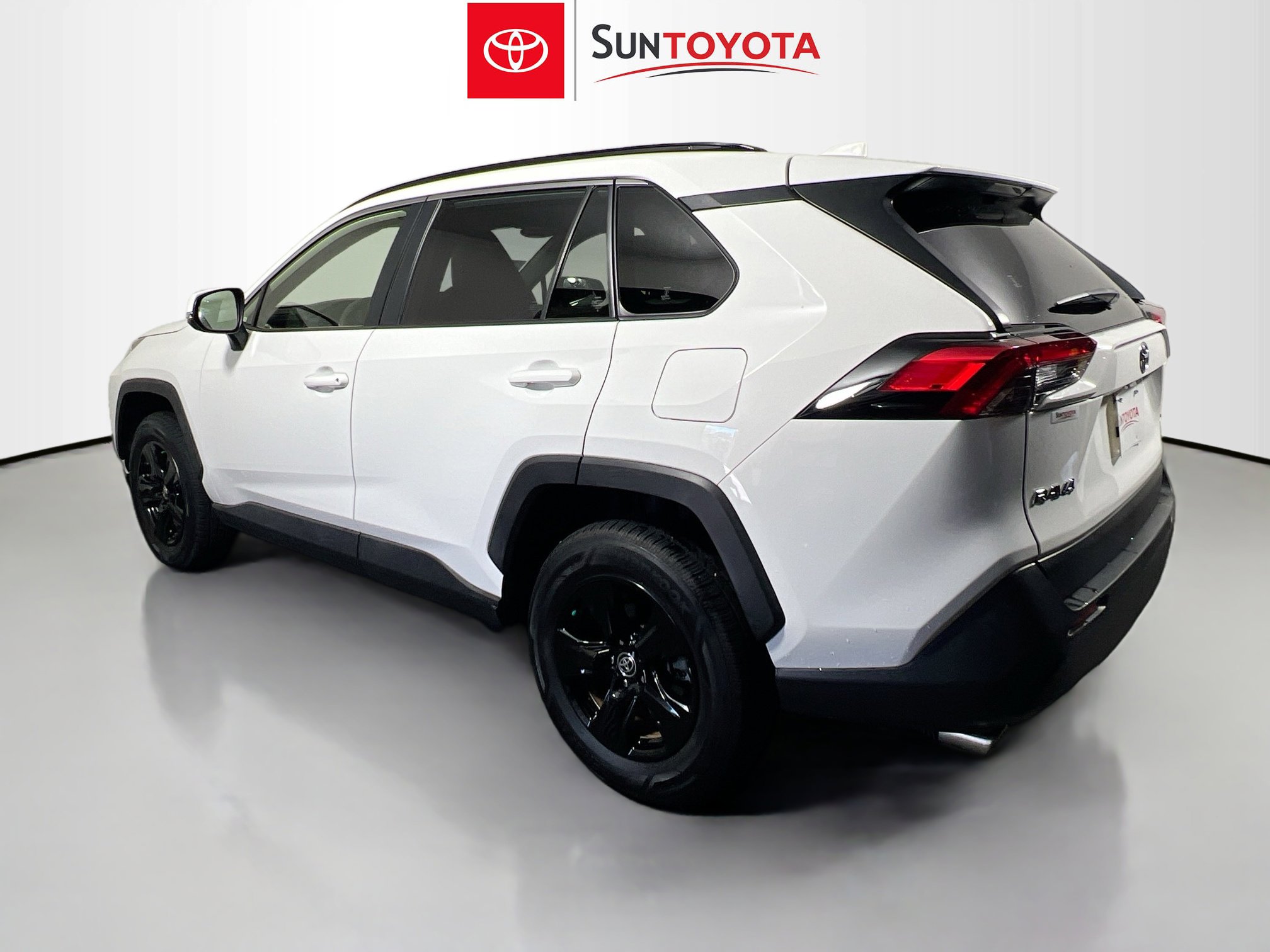 Used 2020 Toyota RAV4 XLE w/ Convenience Package image 6