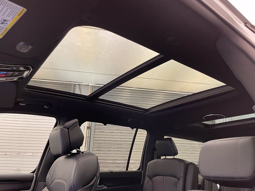 New 2026 Jeep Grand Wagoneer Summit AWD/4WD image 19