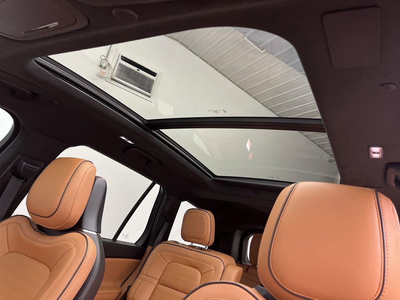 Used 2025 Lincoln Aviator Black Label w/ Jet Appearance Package AWD/4WD image 7