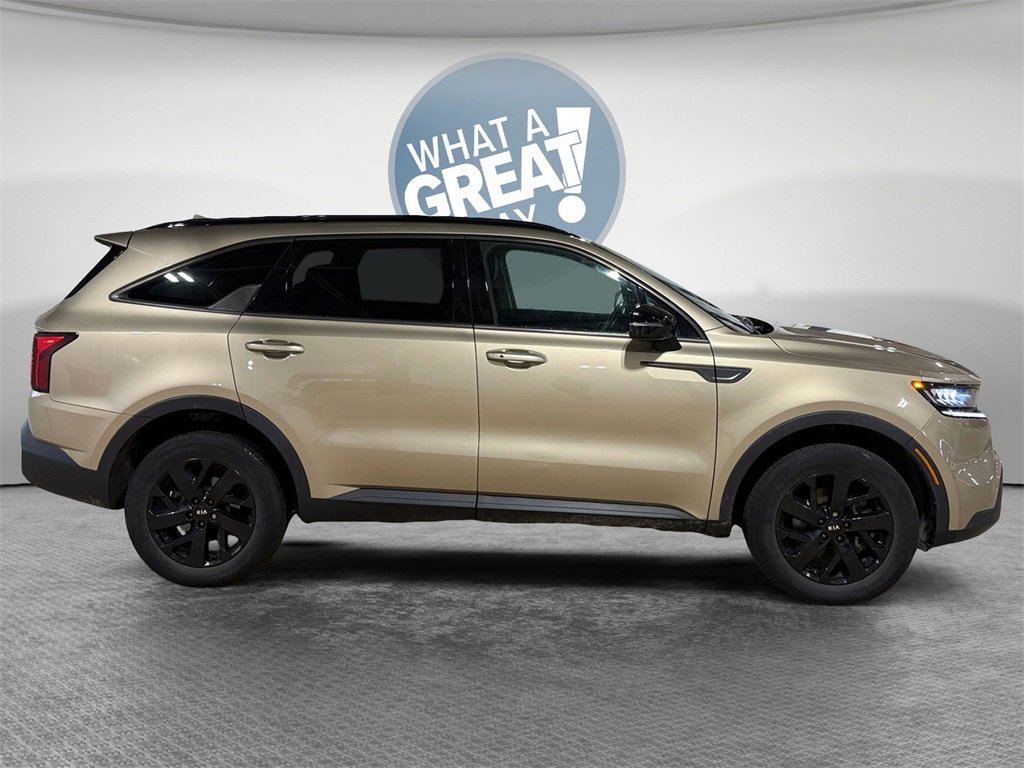 Certified 2021 Kia Sorento S image 2