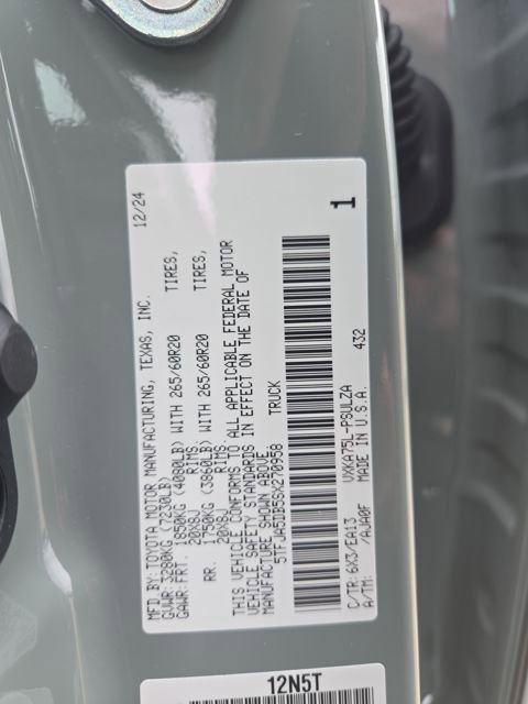 Used 2025 Toyota Tundra Limited image 29