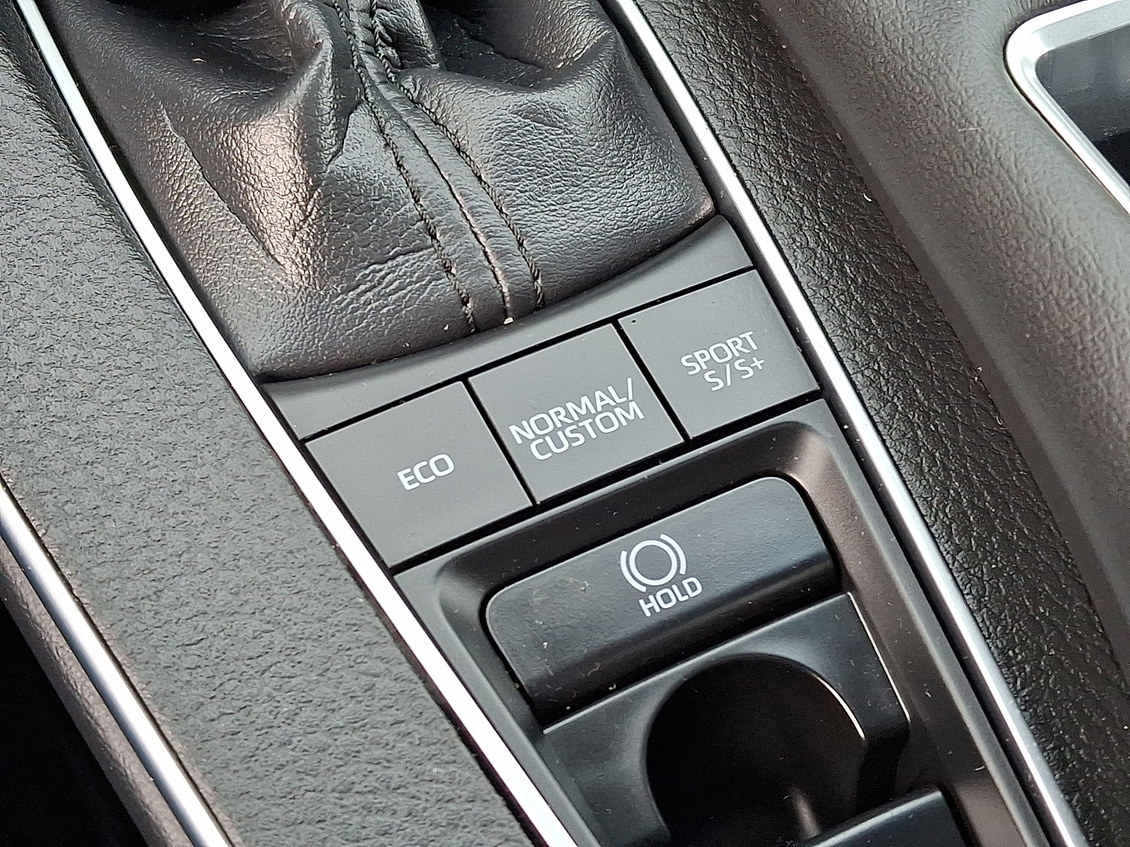 Used 2020 Toyota Avalon Touring image 25