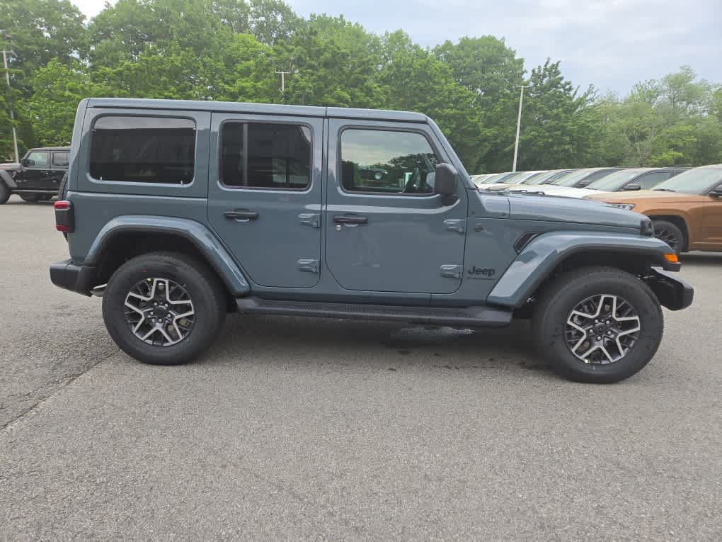 New 2026 Jeep Wrangler Unlimited Sahara AWD/4WD image 3