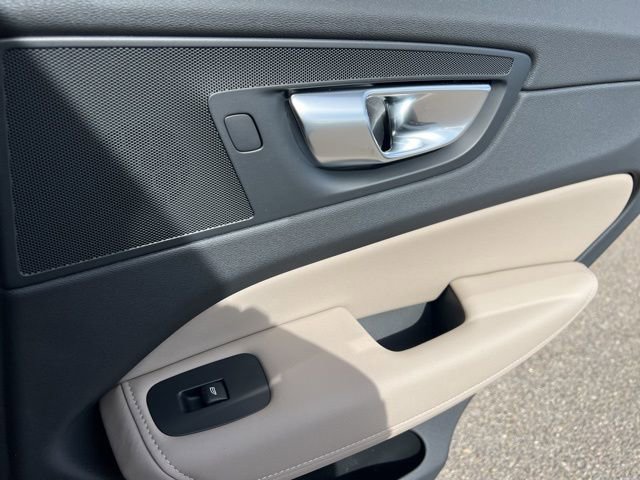 New 2026 Volvo XC60 B5 Plus w/ Protection Package Premier image 29
