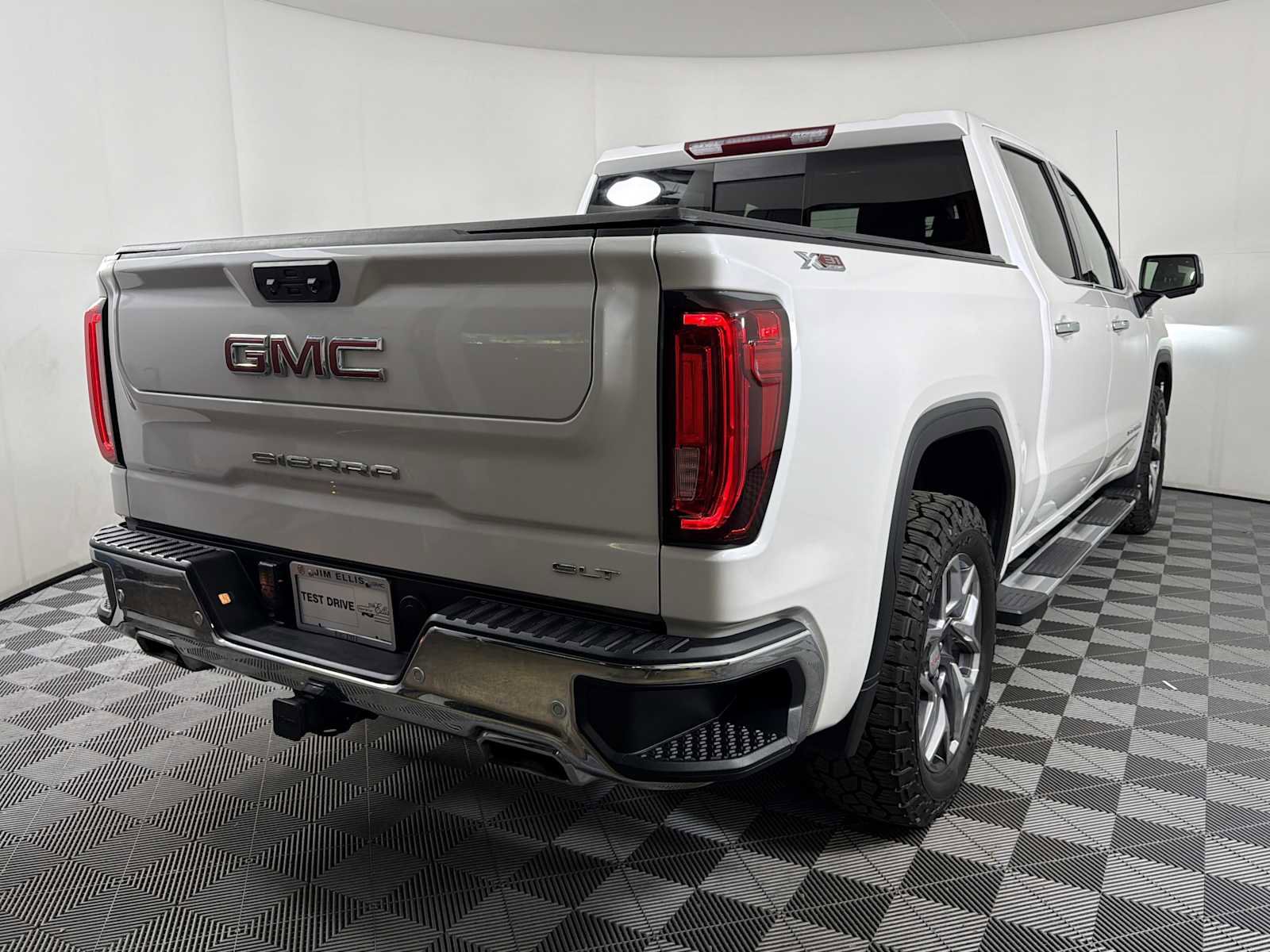 Certified 2024 GMC Sierra 1500 SLT w/ SLT Premium Package image 6