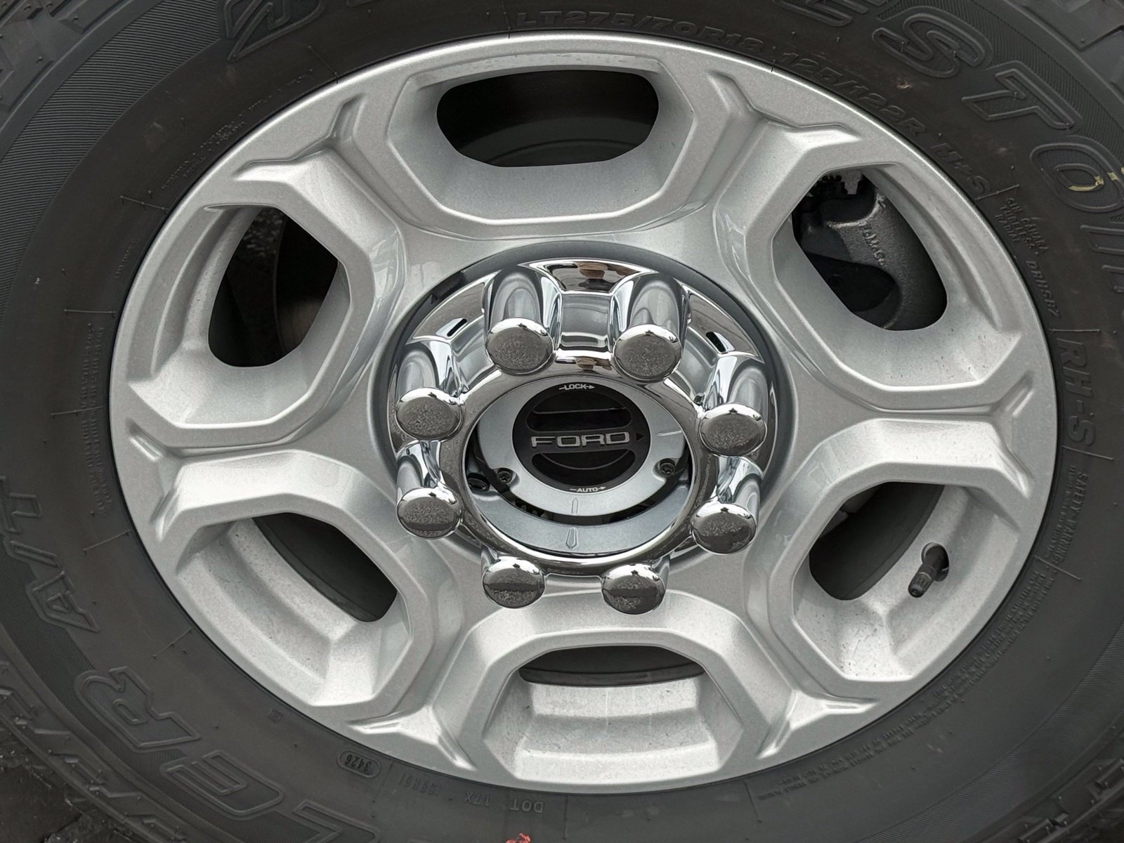 New 2027 Ford F350 XLT w/ FX4 Off-Road Package AWD/4WD image 13