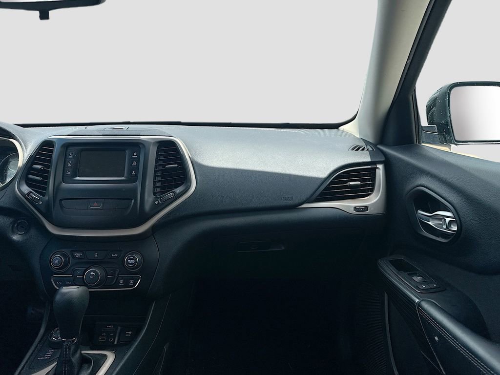 Used 2014 Jeep Cherokee Latitude AWD/4WD image 19