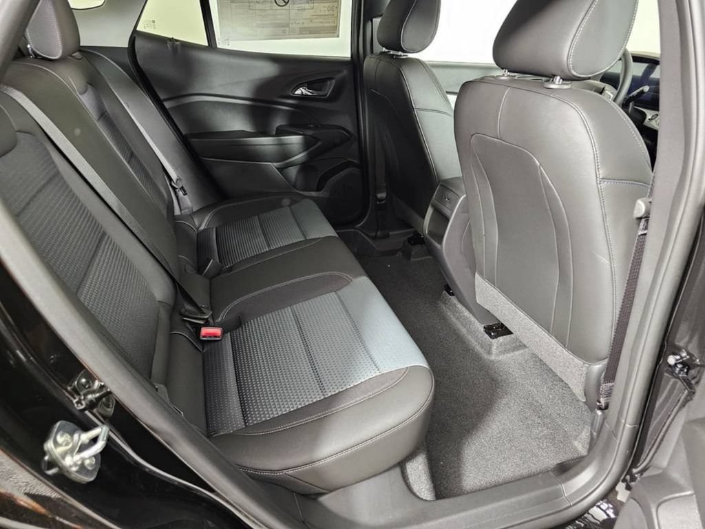 New 2026 Chevrolet Trax LT w/ LT Convenience Package FWD image 14