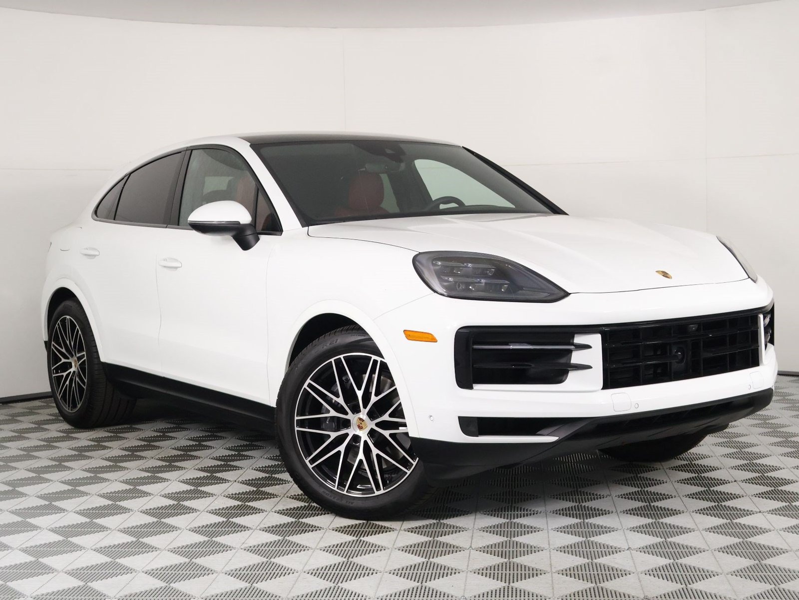 Certified 2026 Porsche Cayenne Coupe AWD/4WD image 9