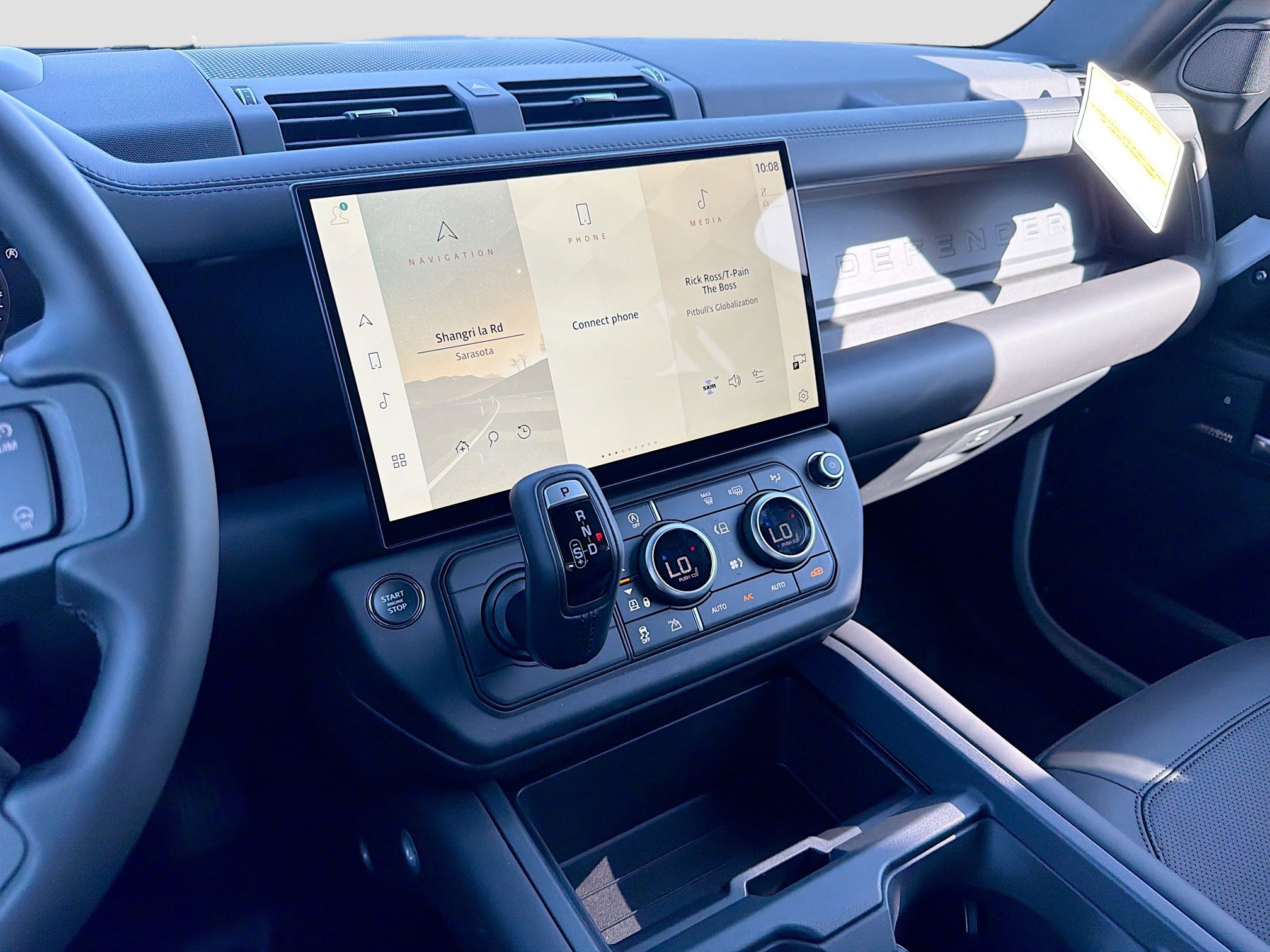 New 2026 Land Rover Defender 130 X-Dynamic SE image 29