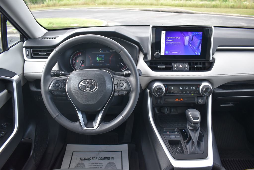 Used 2023 Toyota RAV4 XLE Premium FWD image 3