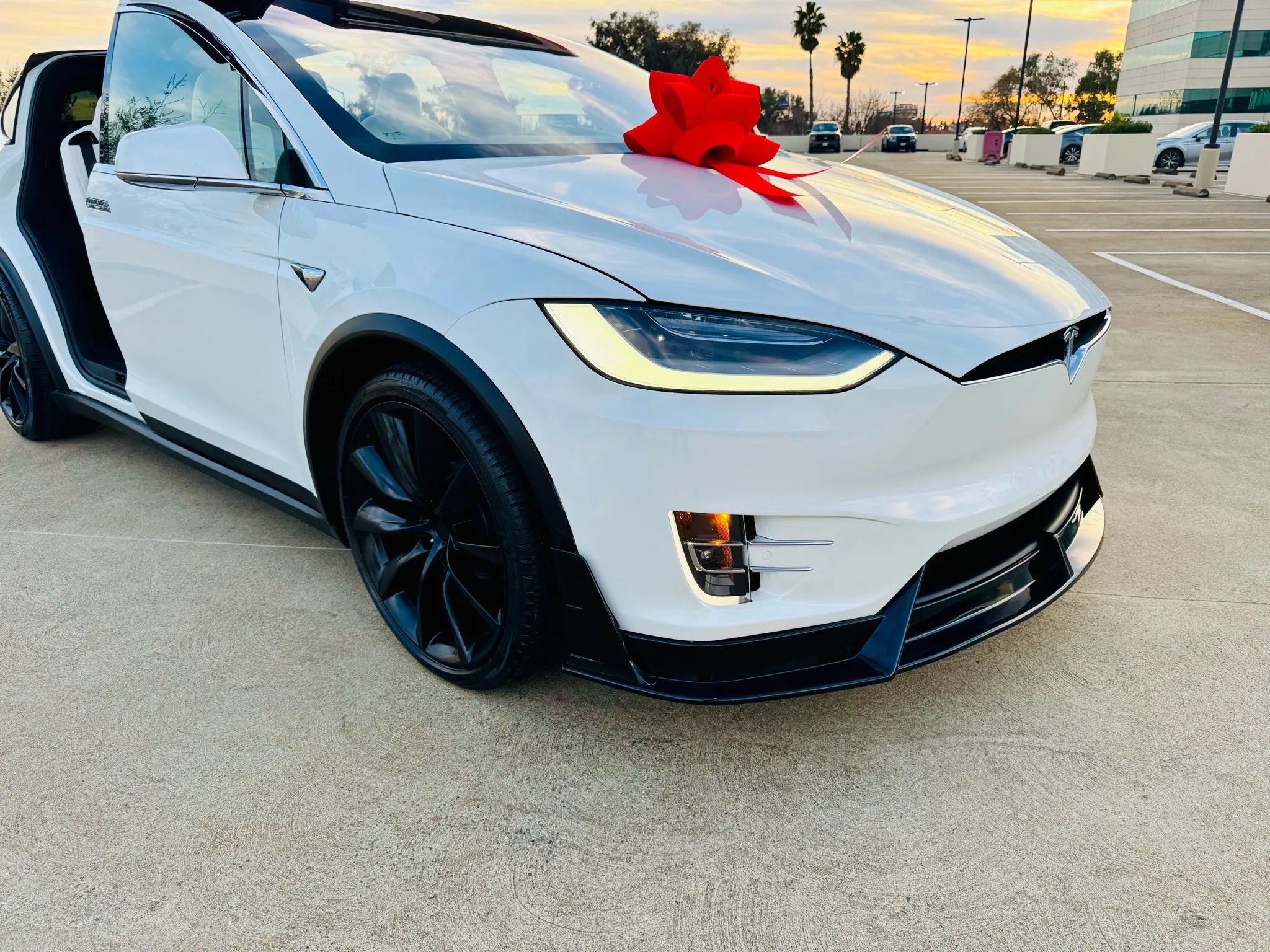 Used 2020 Tesla Model X Long Range image 8