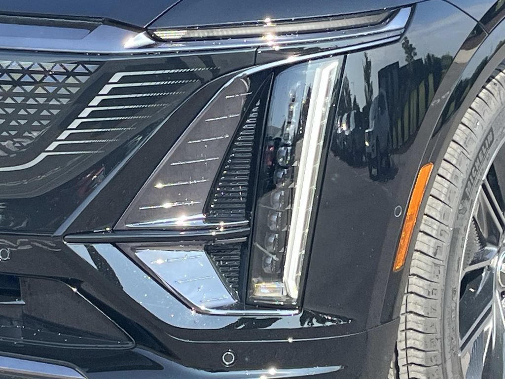 New 2026 Cadillac Lyriq Signature Sport RWD image 9