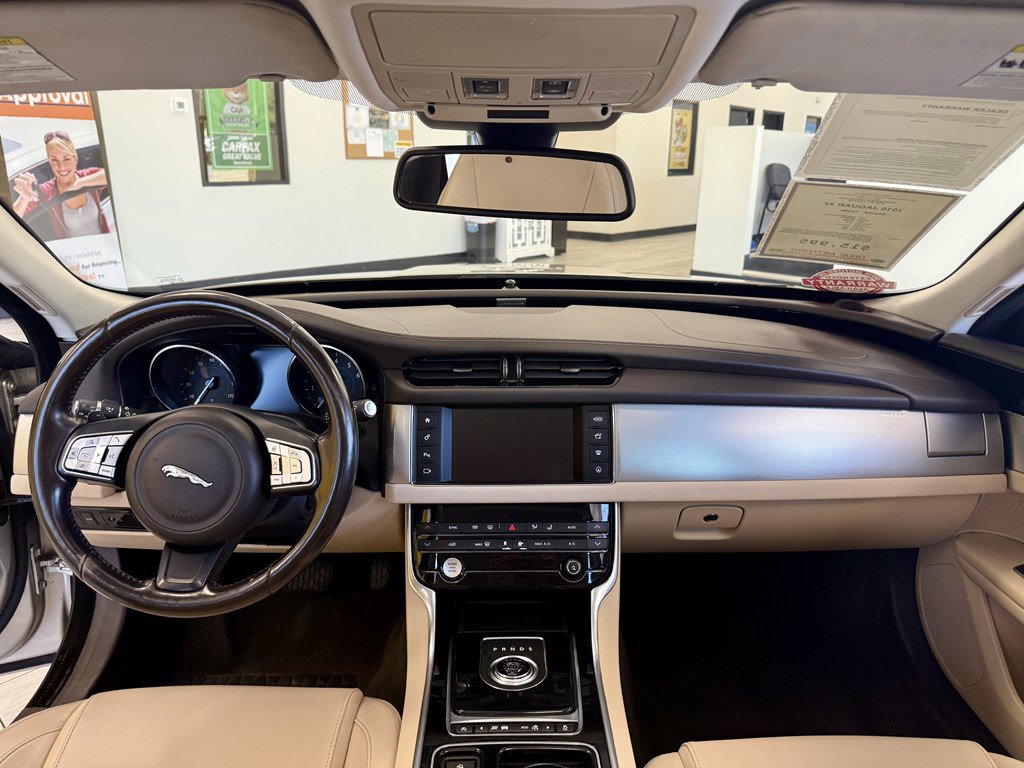 Used 2016 Jaguar XF Premium AWD/4WD image 10