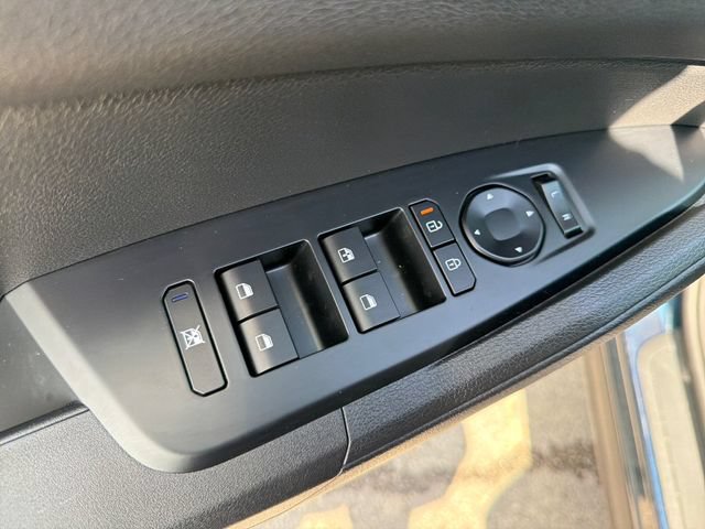 New 2027 Kia Sportage S FWD image 17
