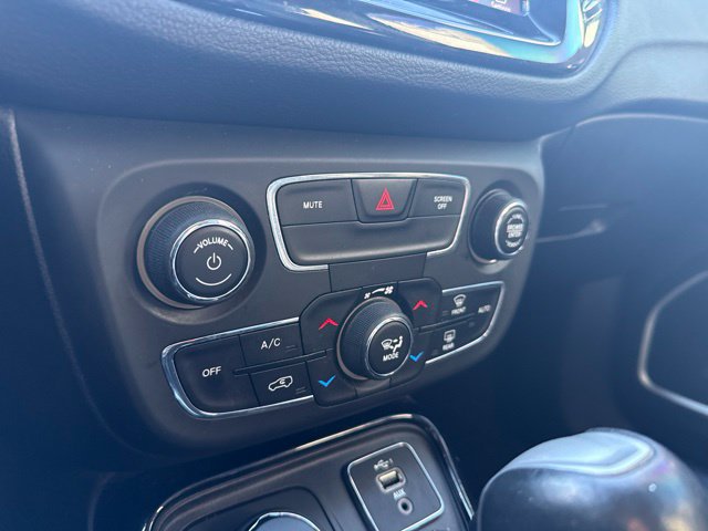 Used 2019 Jeep Compass Limited AWD/4WD image 15