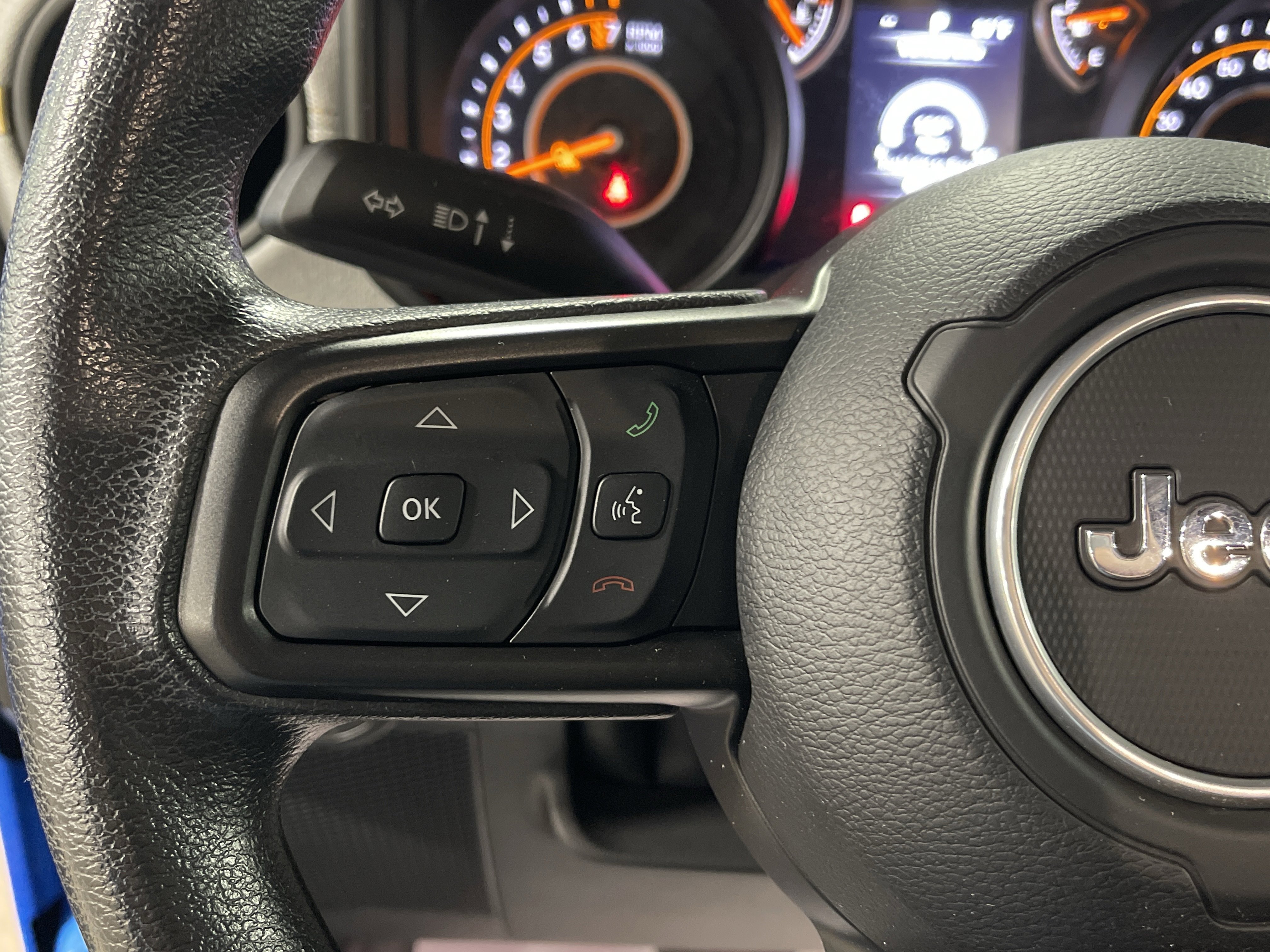 Used 2024 Jeep Gladiator Sport image 17