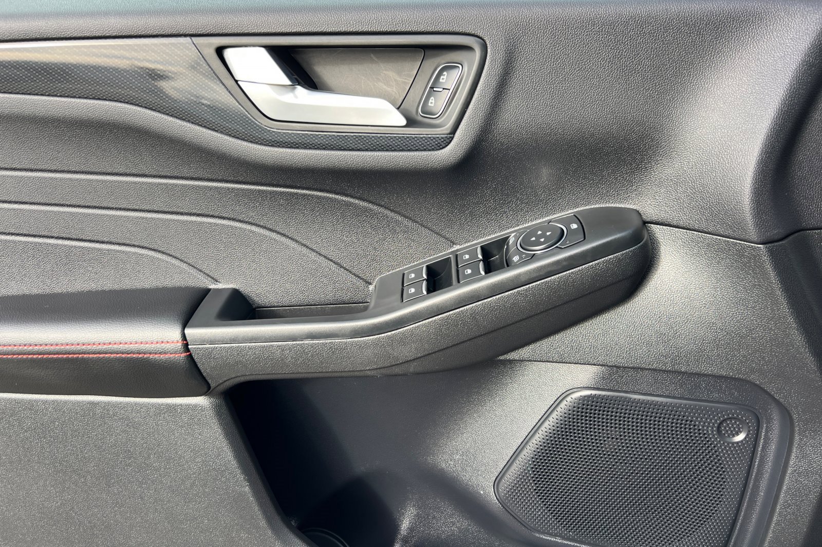 Used 2025 Ford Escape ST-Line w/ Tech Pack #1 image 11