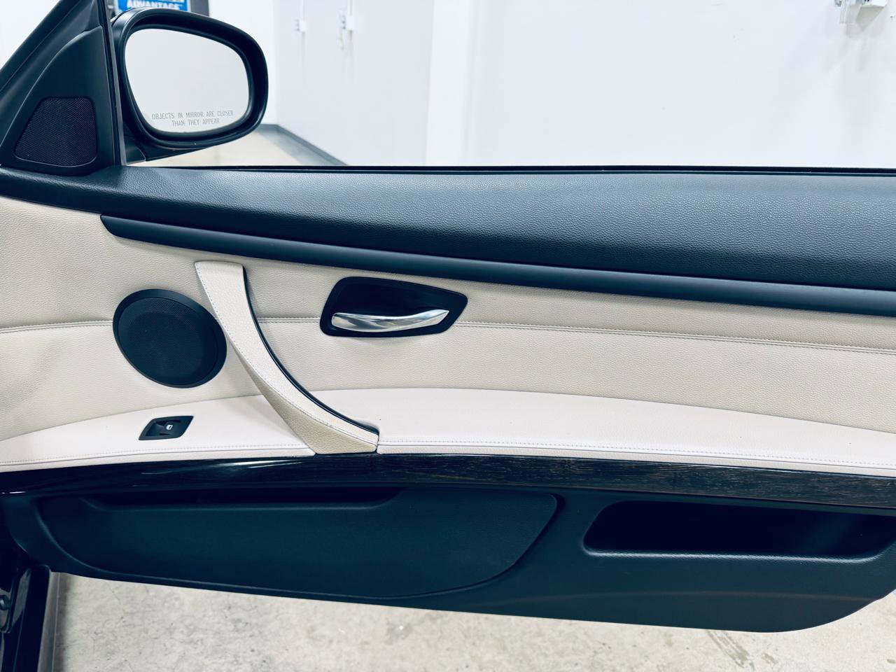Used 2013 BMW 335i Convertible image 33