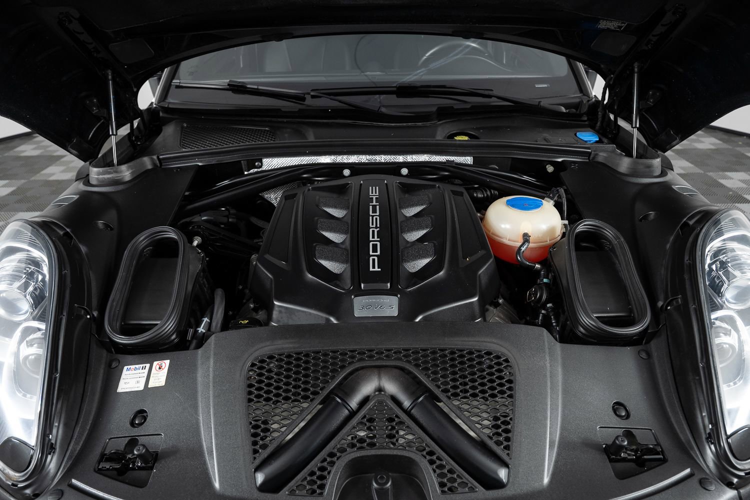 Used 2016 Porsche Macan S image 42