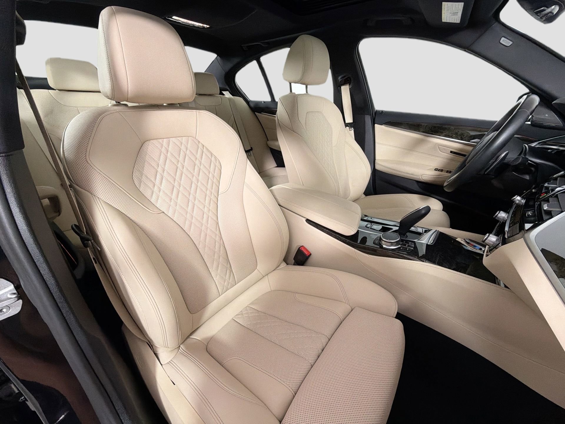 Certified 2023 BMW 530i w/ M Sport Package image 29
