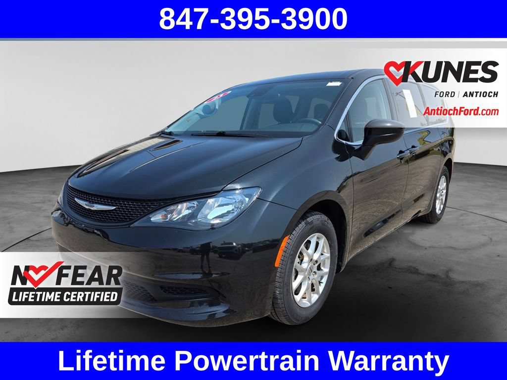 Used 2023 Chrysler Voyager LX FWD image 5