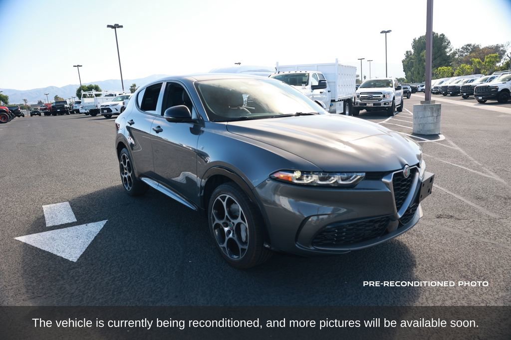 Used 2024 Alfa Romeo Tonale Ti w/ Premium Interior Package image 8