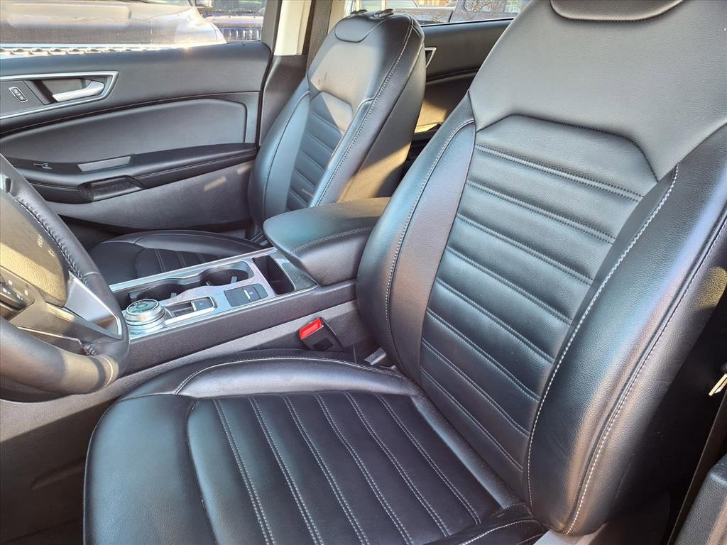 Used 2023 Ford Edge SEL w/ Convenience Package image 3