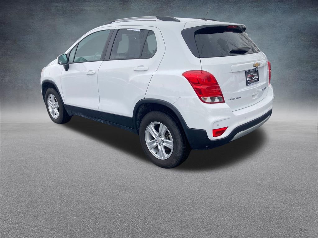 Used 2022 Chevrolet Trax LT w/ Driver Confidence Package image 3