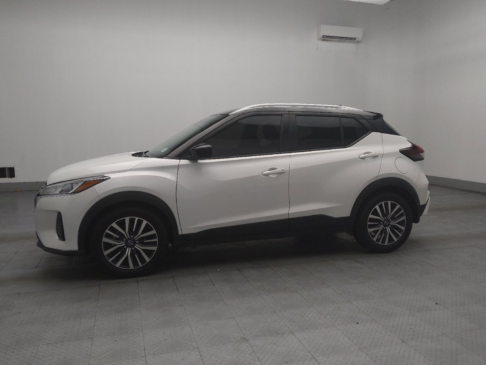 Used 2022 Nissan Kicks SV FWD image 2