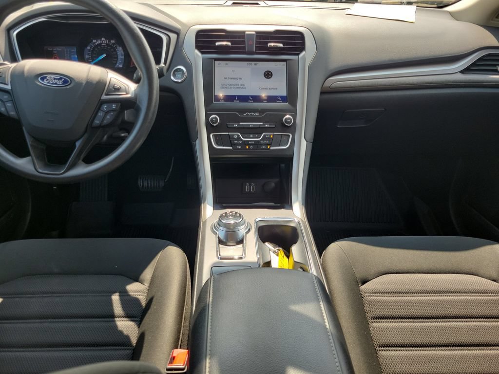 Used 2020 Ford Fusion SE FWD image 28