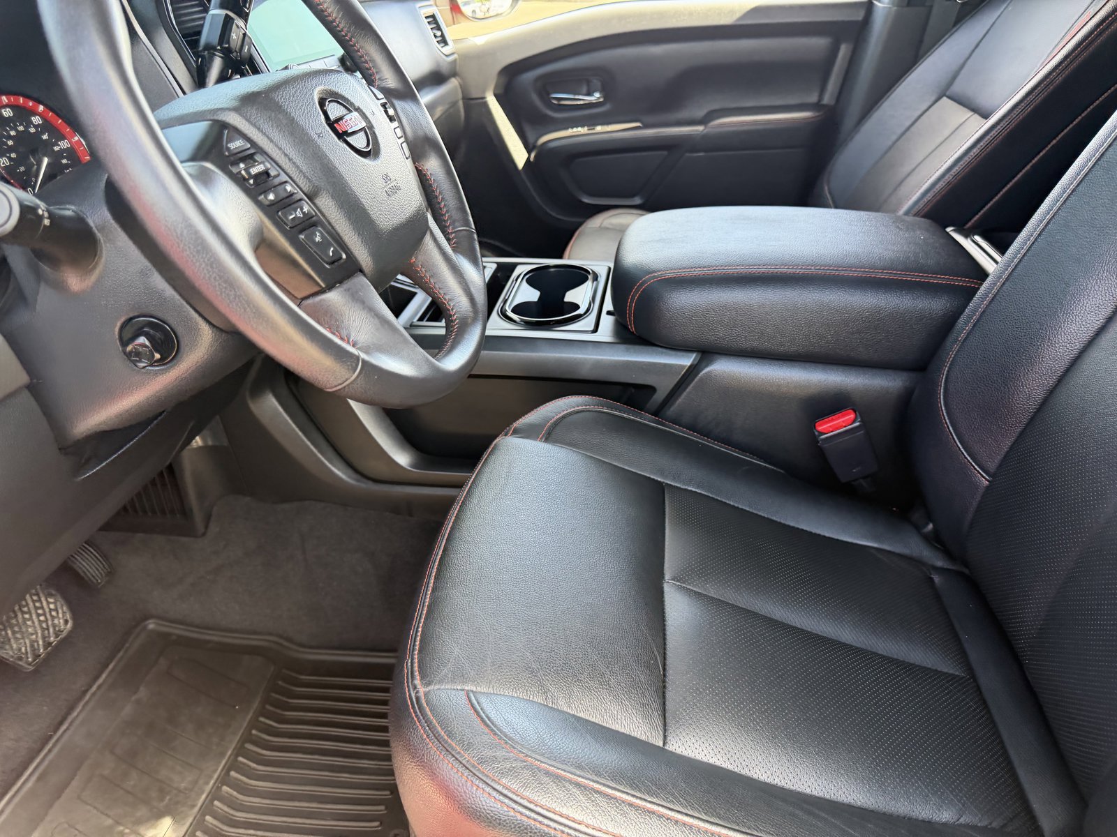 Used 2021 Nissan Titan PRO-4X w/ Pro-4x Convenience Package image 27