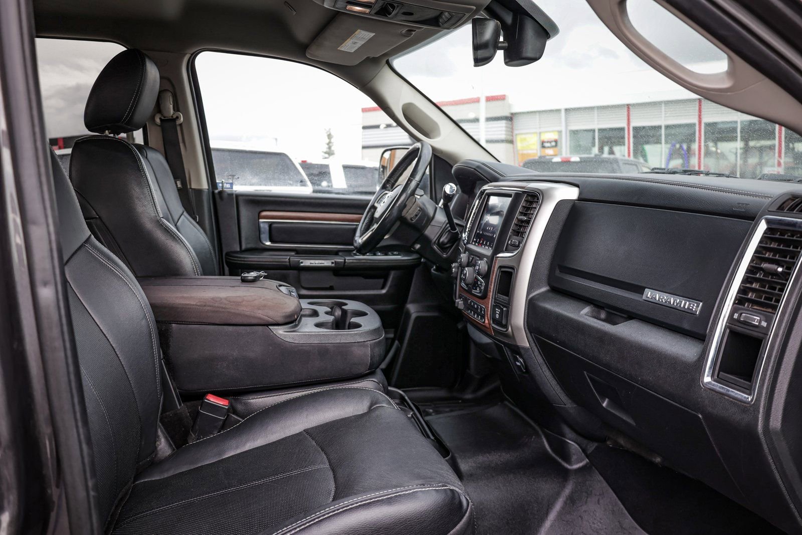 Used 2018 RAM 3500 Laramie w/ Protection Group image 30