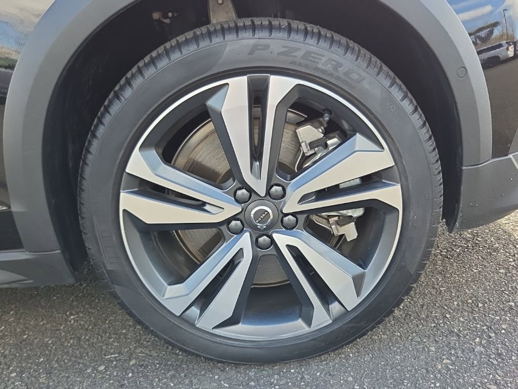 Certified 2025 Volvo V60 B5 Cross Country Plus image 10