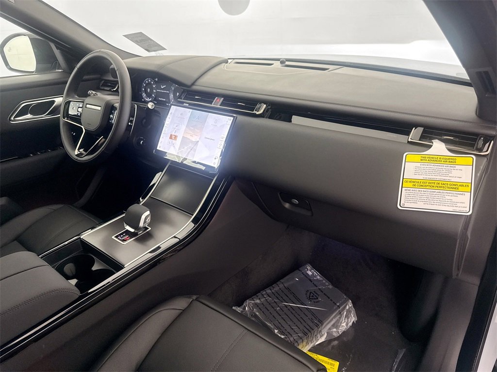 New 2026 Land Rover Range Rover Velar Dynamic SE image 28