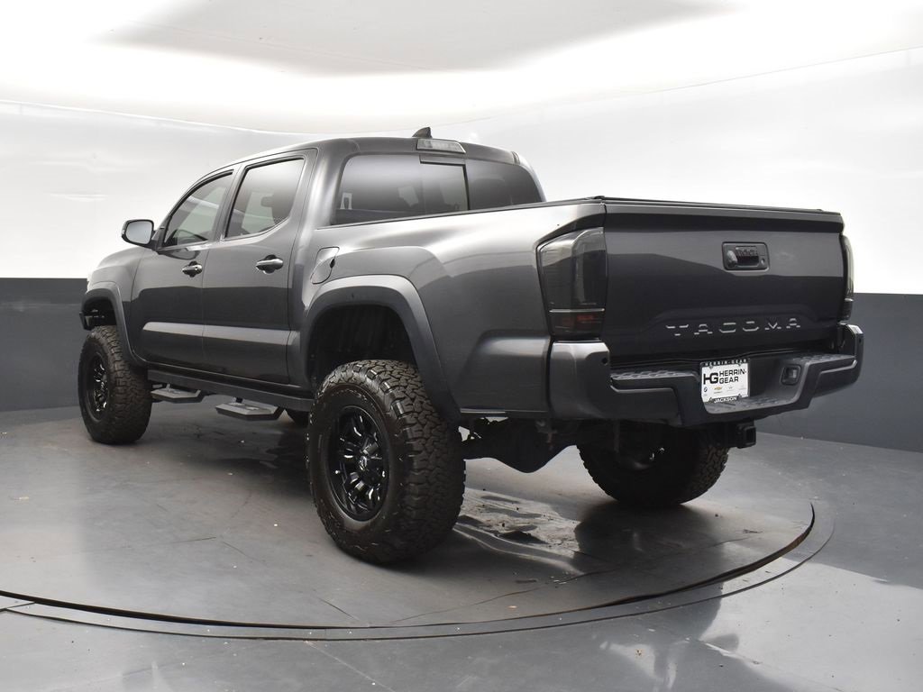 Used 2020 Toyota Tacoma TRD Off-Road image 5