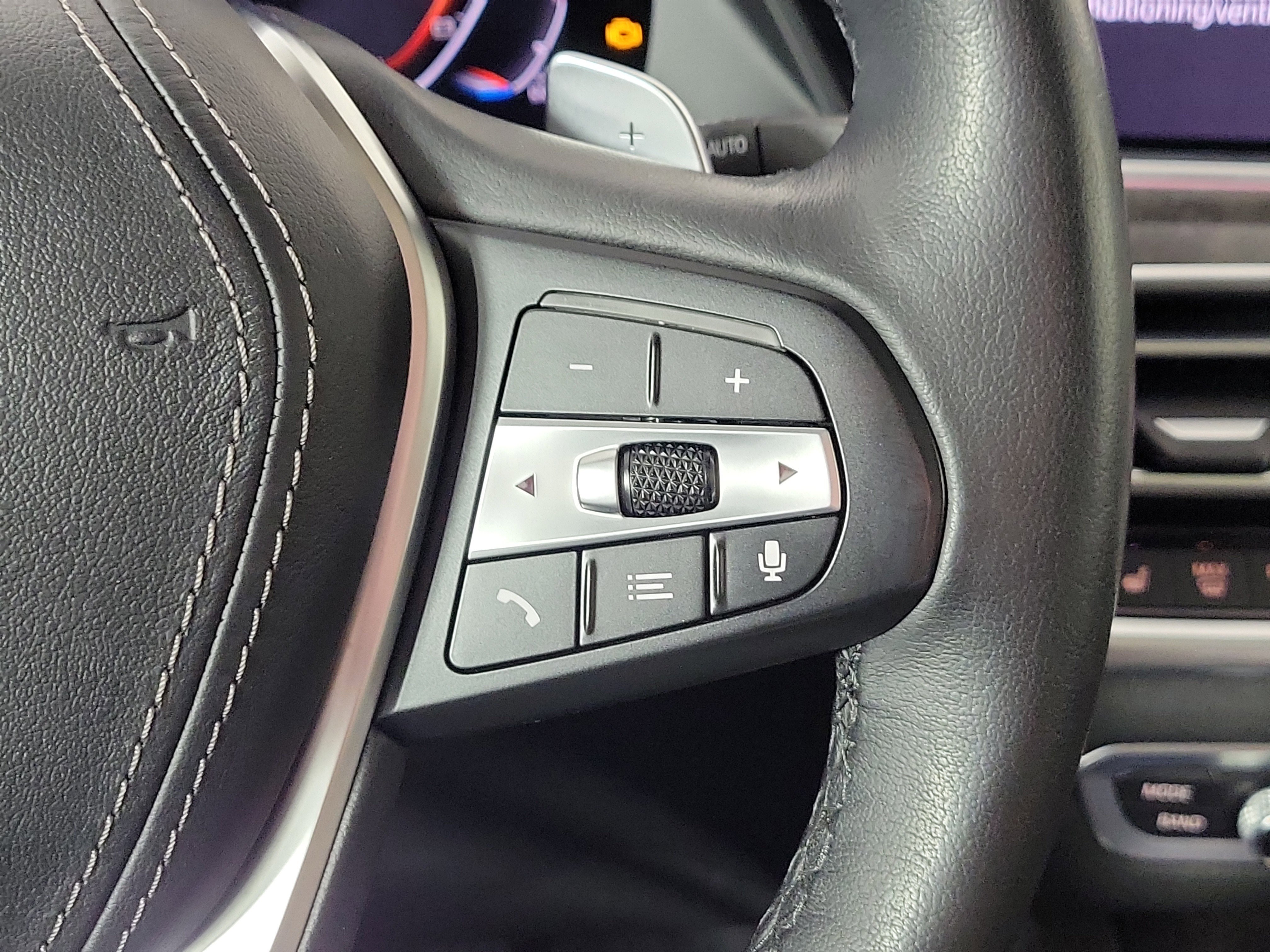 Used 2021 BMW X5 xDrive40i w/ Premium Package image 14