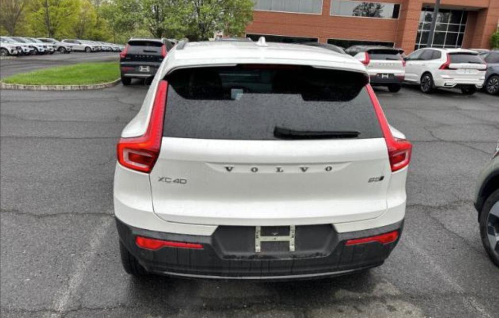 Certified 2023 Volvo XC40 B5 Plus w/ Protection Package Premier AWD/4WD image 3