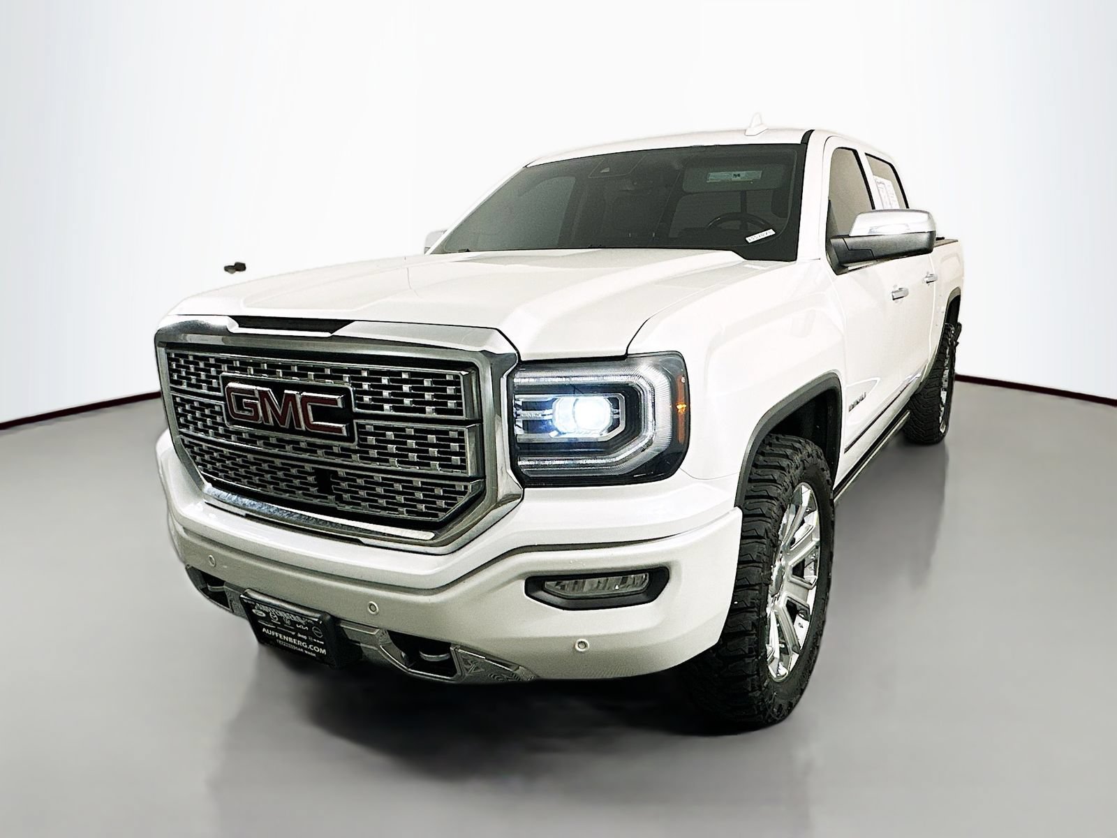 Used 2017 GMC Sierra 1500 Denali w/ Denali Ultimate Package AWD/4WD image 3