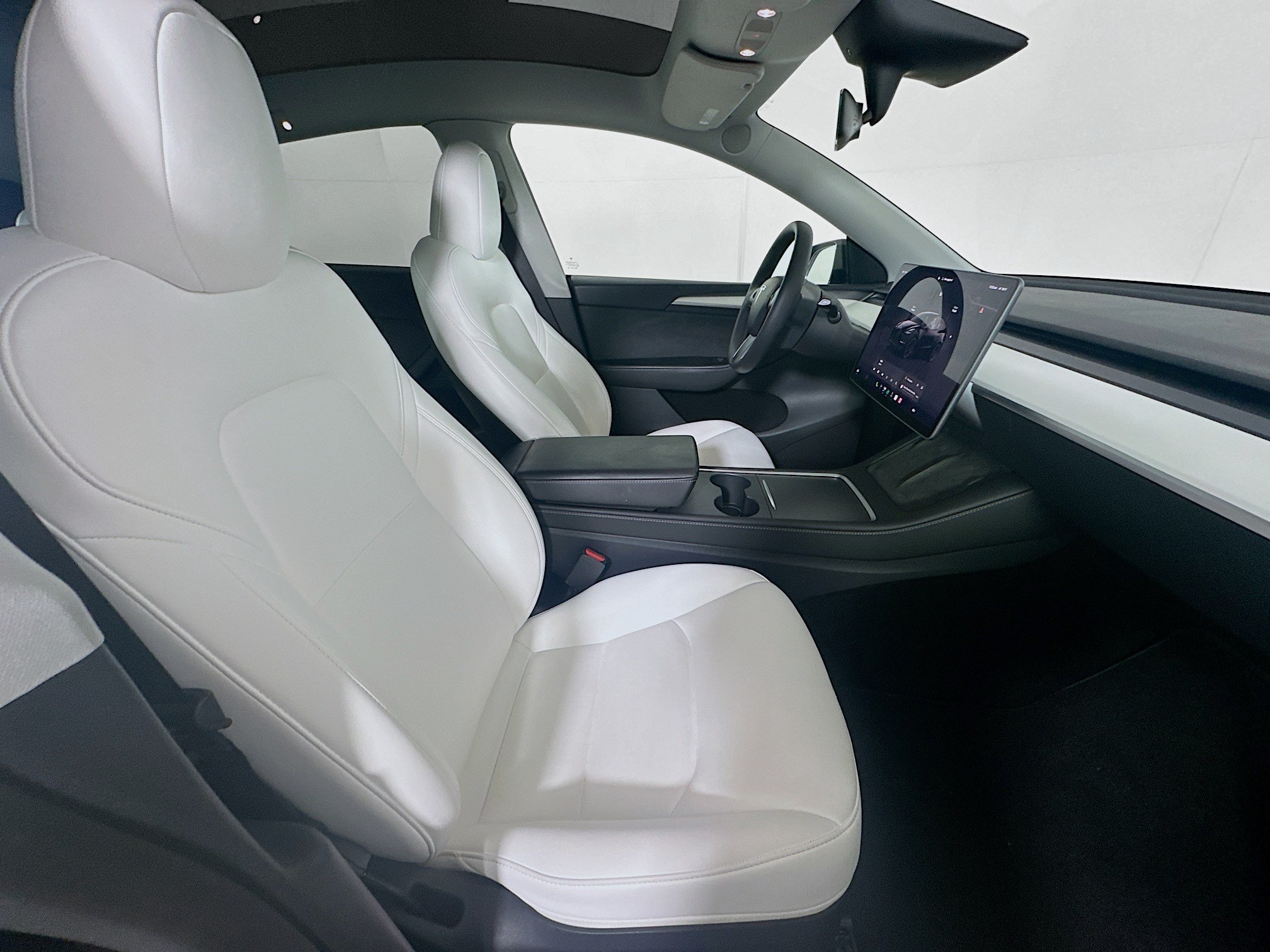 Used 2023 Tesla Model Y Performance AWD/4WD image 31