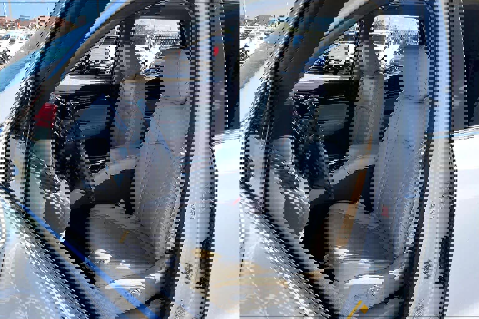 Used 2019 Buick Enclave Essence image 7