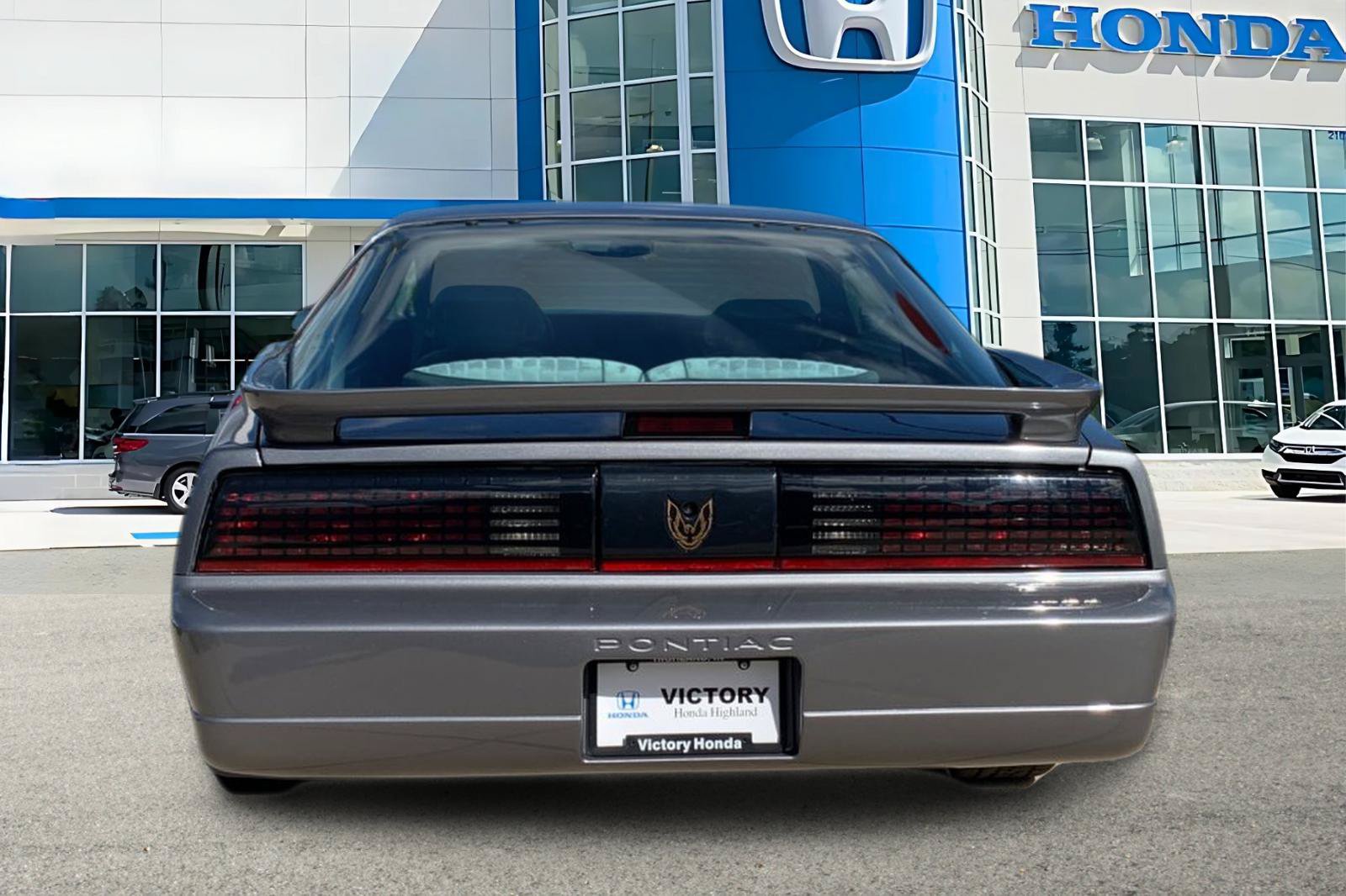 Used 1987 Pontiac Firebird Trans Am RWD image 4